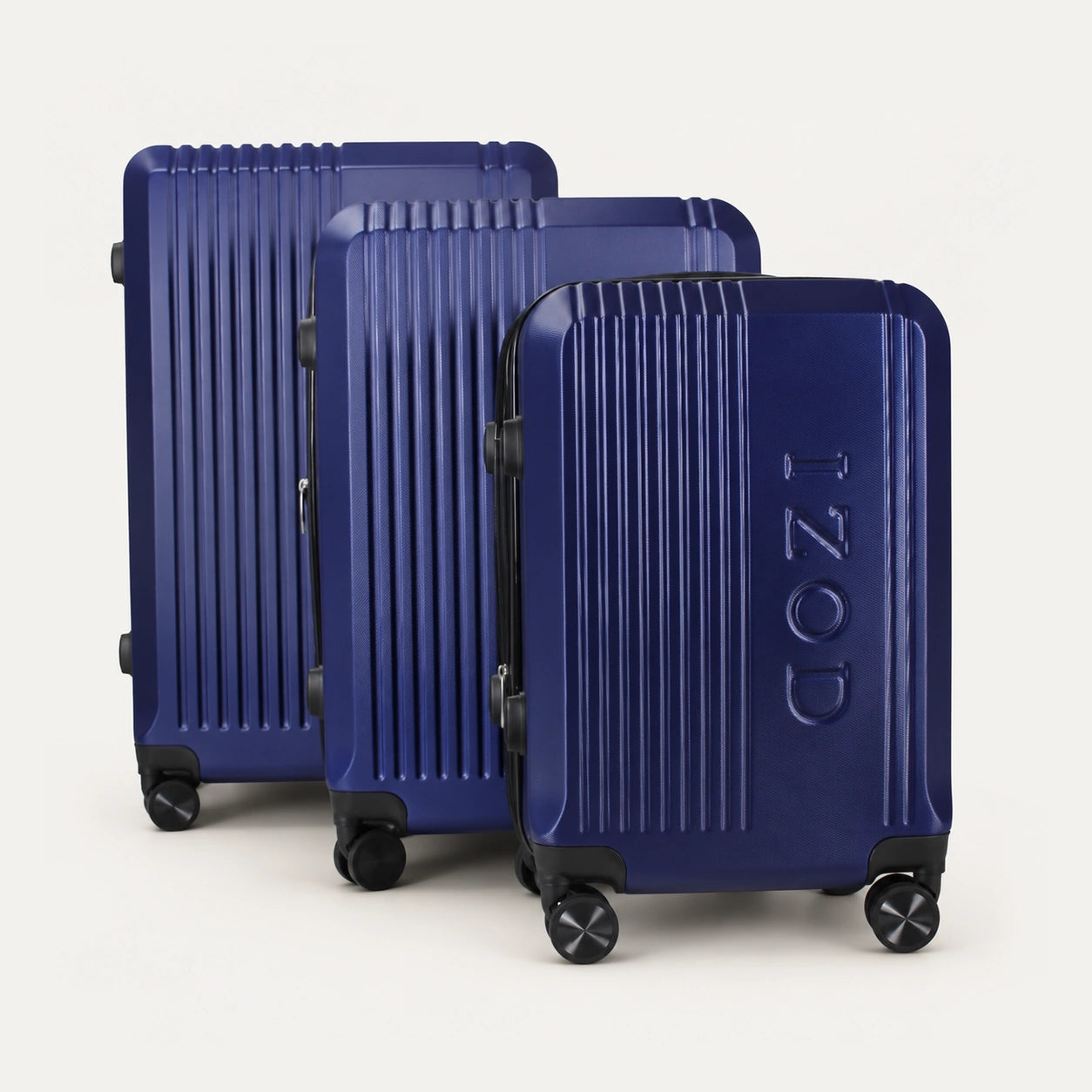 IZOD Zane Expandable ABS Hard shell Lightweight 360 Dual Spinning IZOD Zane Expandable ABS Hard shell Lightweight 360 Dual Spinning